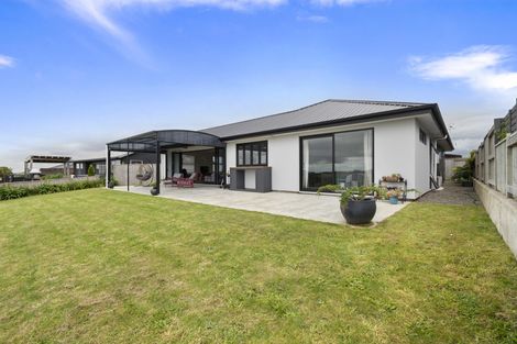 Photo of property in 32 Varsity Heights, Fitzherbert, Palmerston North, 4410