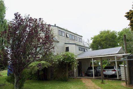 Photo of property in 9b Trotting Course Drive, Kumeu, 0891