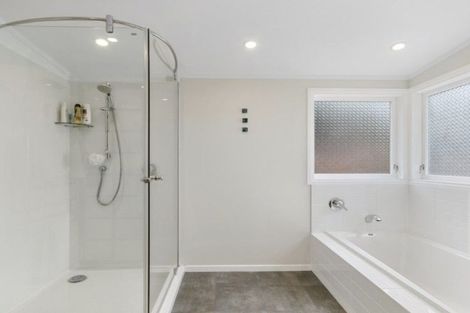 Photo of property in 46 Harbour View Road, Harbour View, Lower Hutt, 5010