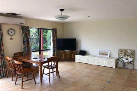 Photo of property in 74 Redoubt Road, Goodwood Heights, Auckland, 2105