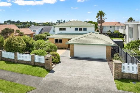 Photo of property in 4 Caversham Drive, Torbay, Auckland, 0630
