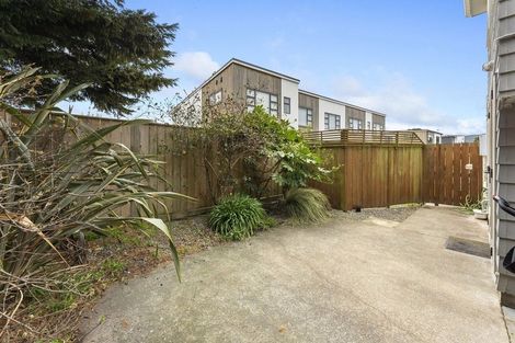 Photo of property in 2/8 Waldie Grove, Avalon, Lower Hutt, 5011