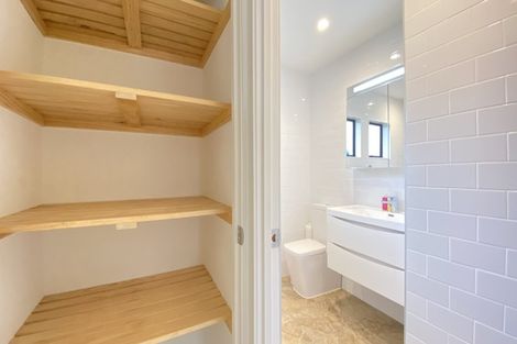 Photo of property in 4/390 West Coast Road, Glen Eden, Auckland, 0602