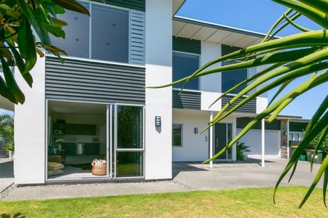 Photo of property in 18 Parkvue Drive, Bell Block, New Plymouth, 4312