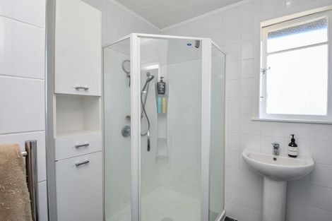 Photo of property in 10 Fairbrother Street, Carterton, 5713