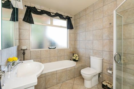 Photo of property in 1b Lincoln Road, Bluff Hill, Napier, 4110