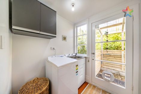 Photo of property in 100 Korokoro Road, Korokoro, Lower Hutt, 5012