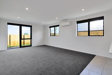 Photo of property in 43 Waruhia Crescent, Rototuna North, 3281
