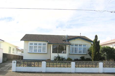 Photo of property in 8 Liverpool Street, Miramar, Wellington, 6022