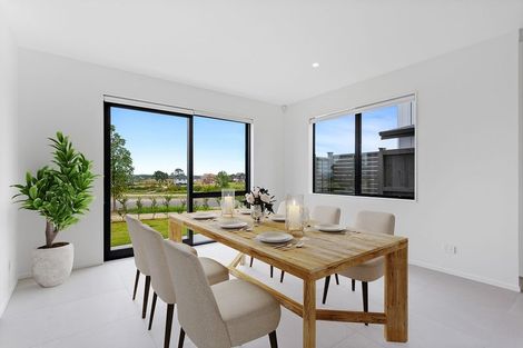 Photo of property in 29 Parkmore Drive, Rosehill, Papakura, 2113