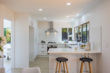 Photo of property in 16 Taroka Close, Pinehill, Auckland, 0632