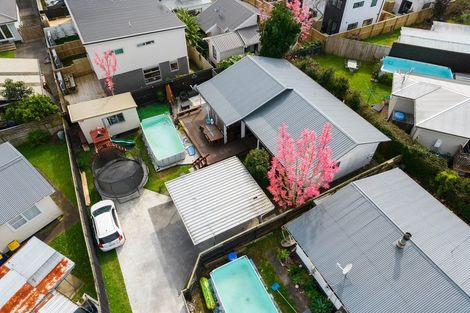 Photo of property in 61a Graham Avenue, Te Atatu Peninsula, Auckland, 0610