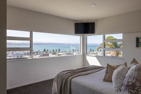 Photo of property in 12 George Street, Hospital Hill, Napier, 4110