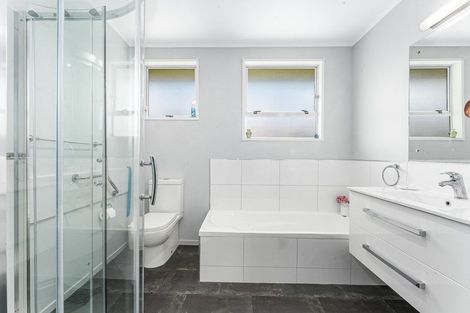 Photo of property in 16 Hicks Close, Whitby, Porirua, 5024