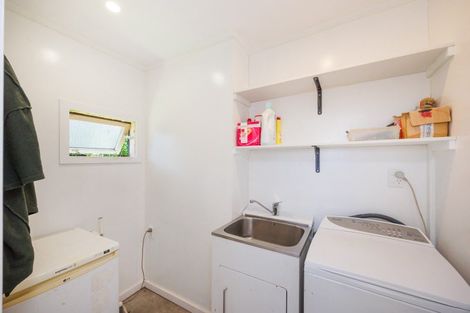 Photo of property in 16 Thomson Street, West End, Palmerston North, 4412