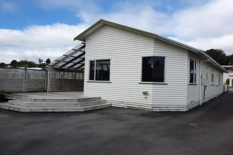 Photo of property in 98 Fulford Street, New Plymouth, 4310