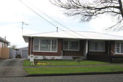 Photo of property in 9 Churchill Street, Levin, 5510