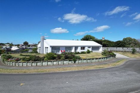 Photo of property in 7 Awahou Place, Foxton, 4814