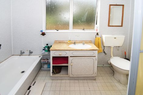 Photo of property in 34 Oxford Street, Tawa, Wellington, 5028