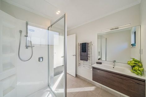 Photo of property in 18 Aston Crescent, Wallaceville, Upper Hutt, 5018