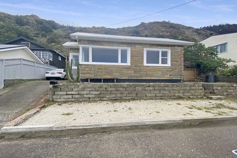 Photo of property in 37 Moa Point Road, Moa Point, Wellington, 6022