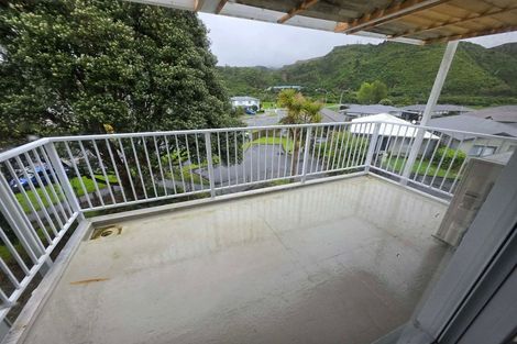 Photo of property in 95 Farmer Crescent, Taita, Lower Hutt, 5011