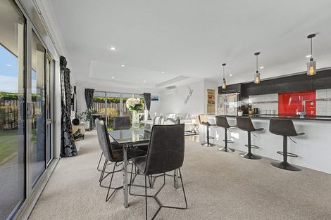 Photo of property in 12 Oakdene Place, Halswell, Christchurch, 8025