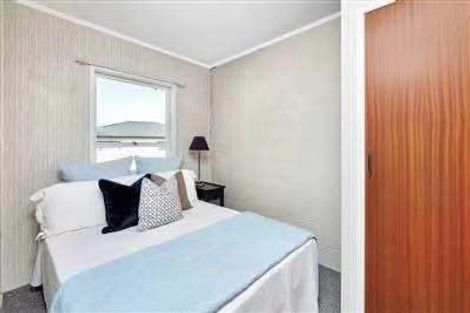 Photo of property in 2/37 Oriana Avenue, Lynfield, Auckland, 1042