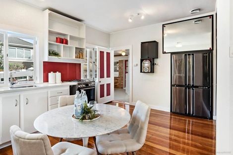 Photo of property in 209 Campbell Road, Greenlane, Auckland, 1061