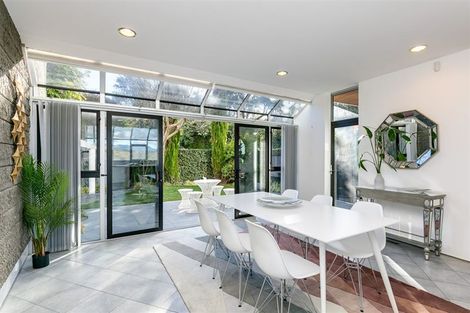 Photo of property in 32 Seatoun Heights Road, Seatoun, Wellington, 6022