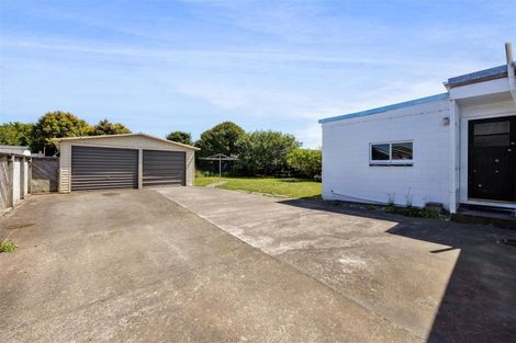 Photo of property in 211 South Road, Hawera, 4610
