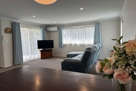Photo of property in 11 Raynor Crescent, Pyes Pa, Tauranga, 3112
