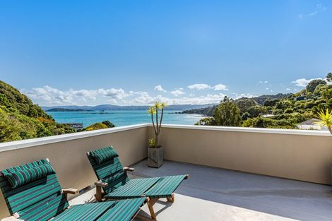 Photo of property in 52 Walter Road, Lowry Bay, Lower Hutt, 5013