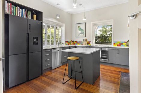 Photo of property in 23 Marine Parade, Eastbourne, Lower Hutt, 5013