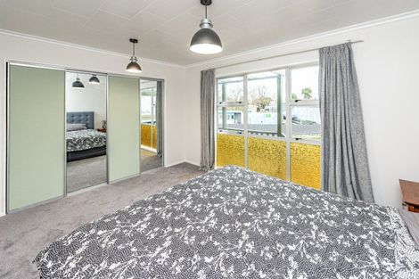 Photo of property in 35 Weraroa Road, Waverley, 4510