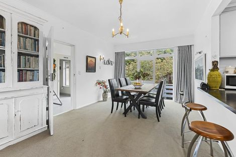 Photo of property in 28 Carrington Street, New Plymouth, 4310