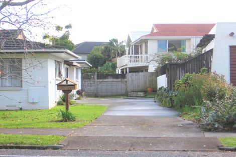Photo of property in 1/165 Fisher Parade, Farm Cove, Auckland, 2012