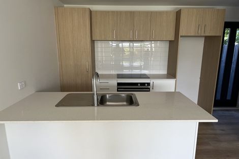 Photo of property in 6/2 Stokes Avenue, Te Atatu Peninsula, Auckland, 0610