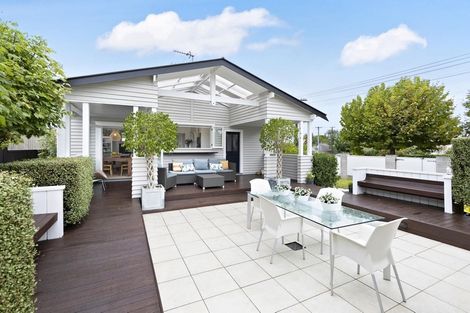 Photo of property in 88 Walker Road, Point Chevalier, Auckland, 1022