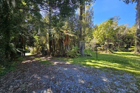 Photo of property in 215 Clifton Road, Kaiata, Greymouth, 7805