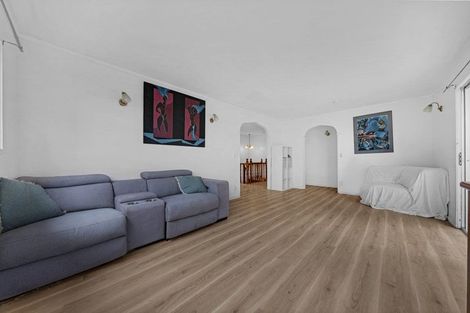 Photo of property in 14 Beauchamp Drive, Massey, Auckland, 0614