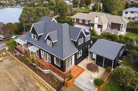 Photo of property in 53 Seaview Road, Paremata, Porirua, 5024