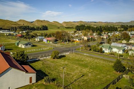 Photo of property in 15 Meta Street, Takapau, 4203