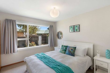 Photo of property in 77 Farquhars Road, Redwood, Christchurch, 8051