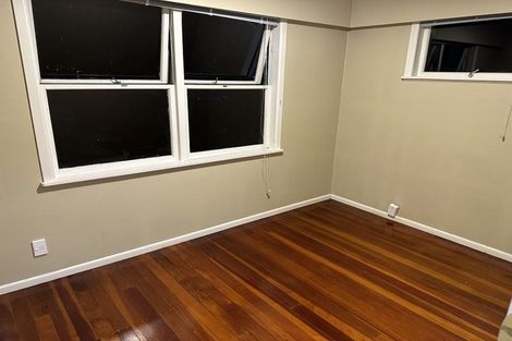 Photo of property in 12 School Road, Te Atatu South, Auckland, 0610