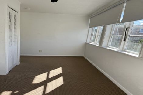 Photo of property in 13 Waiohua Road, Greenlane, Auckland, 1061