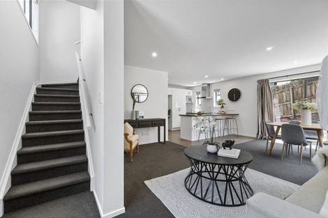 Photo of property in 548b Glenfield Road, Glenfield, Auckland, 0629