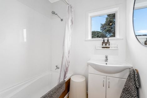 Photo of property in 16 Paneta Street, Paekakariki, 5034