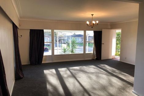 Photo of property in 11 Tupaki Place, Pakuranga Heights, Auckland, 2010
