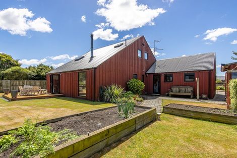 Photo of property in 16 Devon Crescent, Darfield, 7510